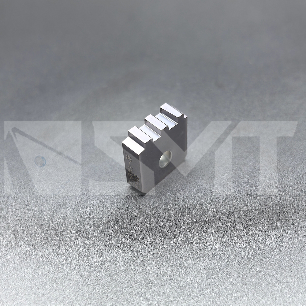 API Buttress Chasers-C5BN1-3F